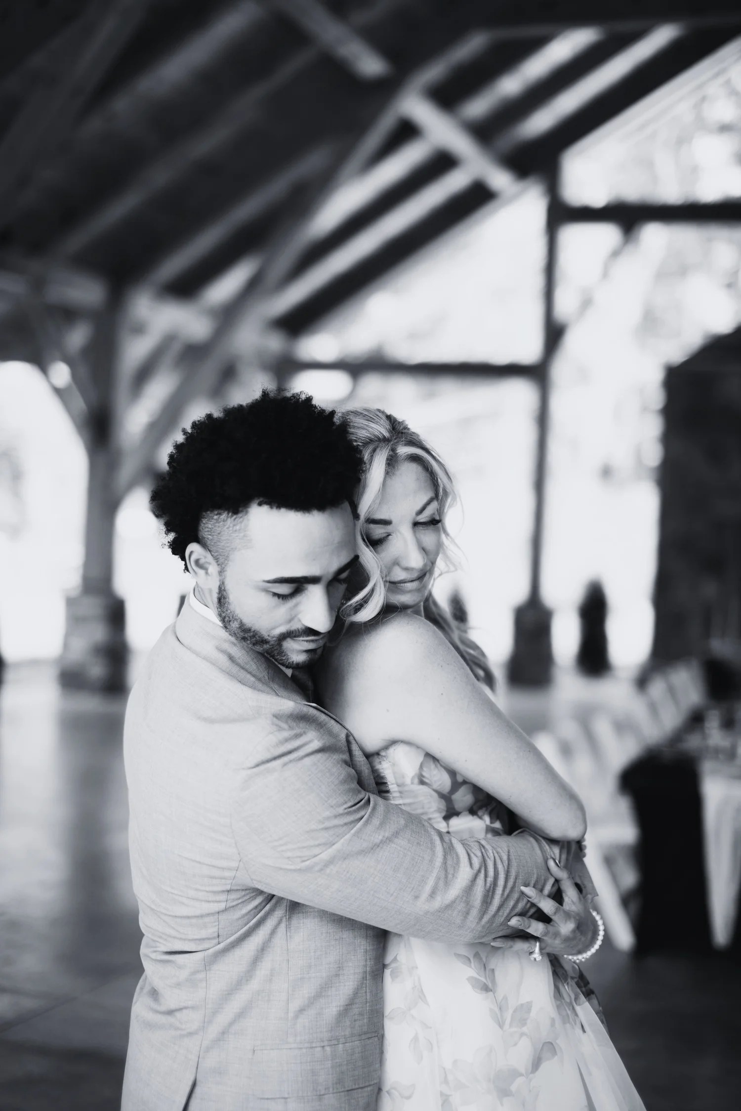 A couple's first dance at a Sneek Ent wedding